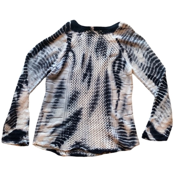 Two by Vince Camuto Sweater - Picture 6 of 6